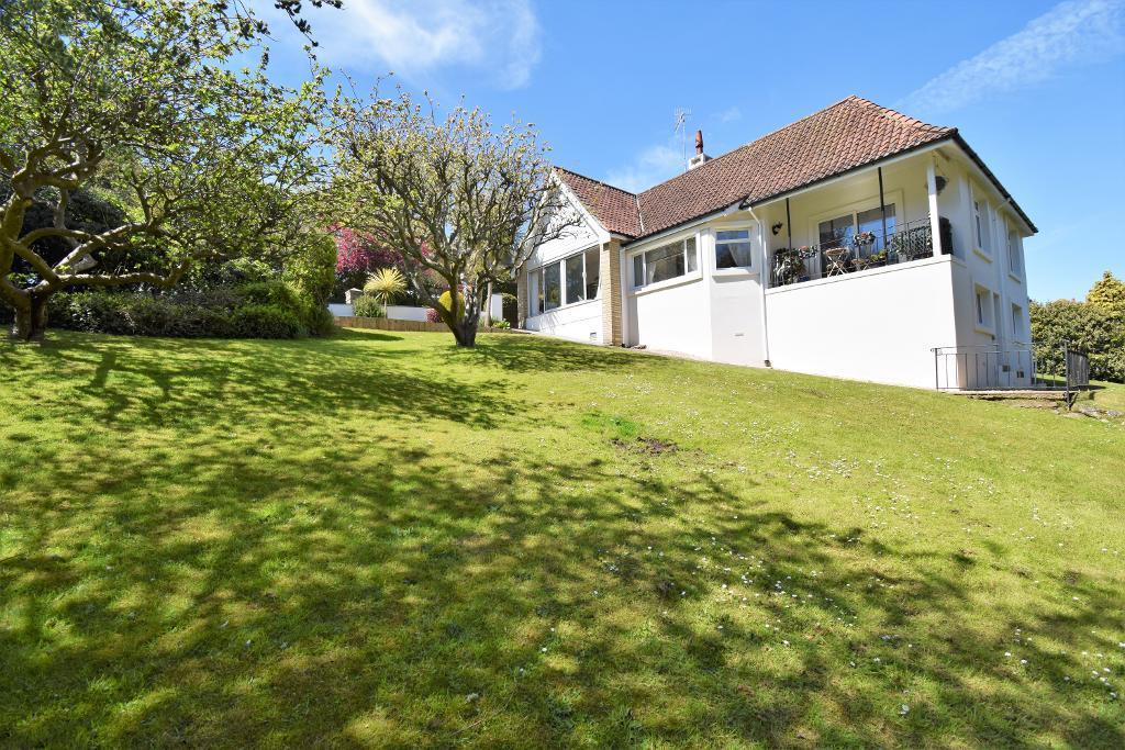 Victoria Avenue, Shanklin, Isle of Wight, PO37 6LT 3 bed detached