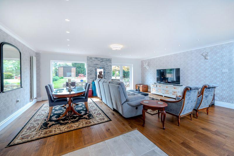 Living dining area