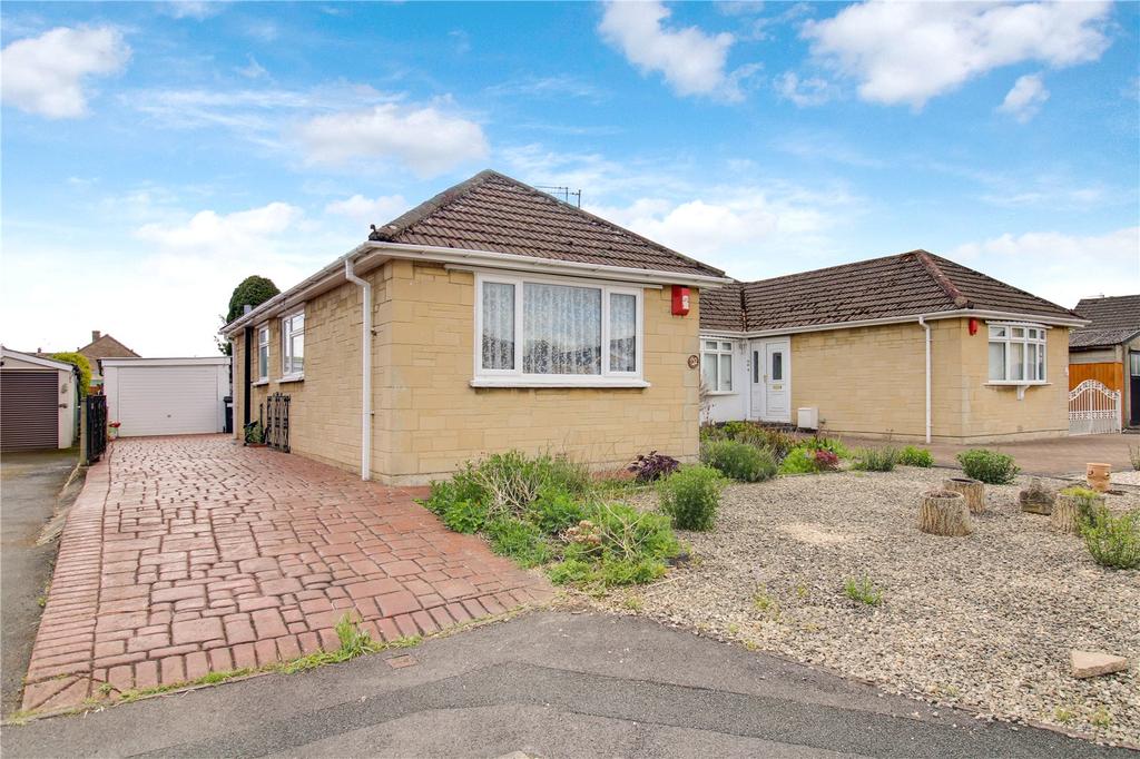 Avonmead, Haydon Wick, Swindon, SN25 2 bed bungalow £240,000