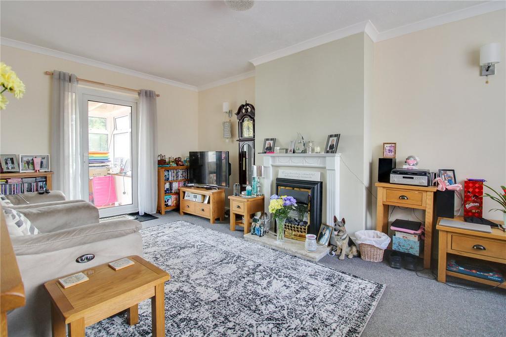 Avonmead, Haydon Wick, Swindon, SN25 2 bed bungalow £240,000