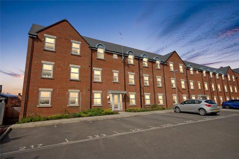 221 Cloatley Crescent, Royal Wootton Bassett, Swindon, SN4 7FX