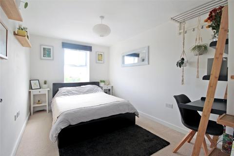 221 Cloatley Crescent, Royal Wootton Bassett, Swindon, SN4 7FX