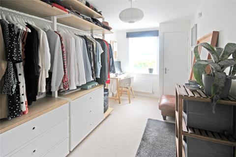 221 Cloatley Crescent, Royal Wootton Bassett, Swindon, SN4 7FX