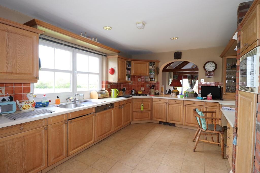 Wetheral Pastures, Wetheral, Carlisle, CA4 4 bed detached house £650,000