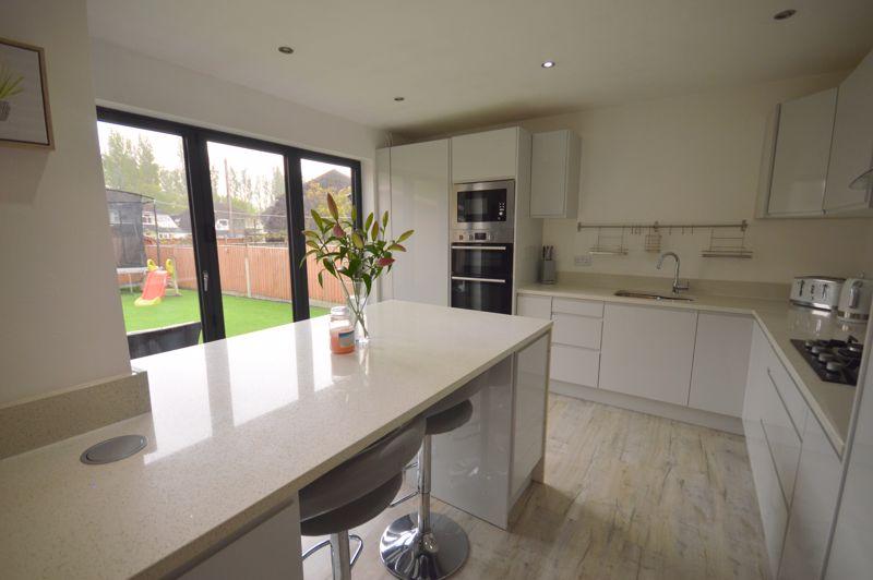 Lynton Crescent, Widnes 4 bed semidetached house £270,000