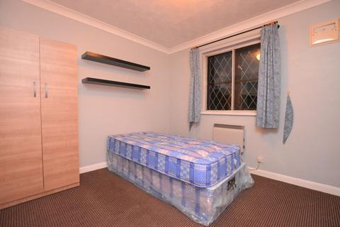 1 bedroom apartment for sale, Raleigh Close, Slough