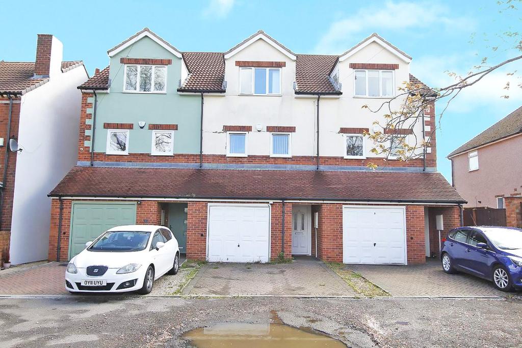 Chapel Gardens, Lower Pilsley, Chesterfield, S45 3 bed terraced house