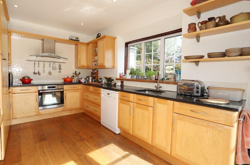 The Warren, Mayfield 5 bed detached house £1,500,000