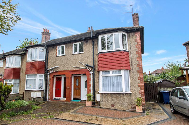 Reading Road, Northolt 1 bed apartment £270,000