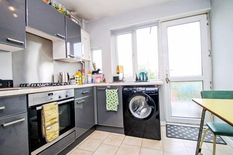 15a Reading Road, Northolt, UB5 4PG