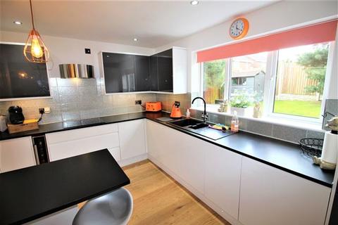 4 bedroom detached house to rent - Grange Farm Drive, Aston, Sheffield, S26 2GY