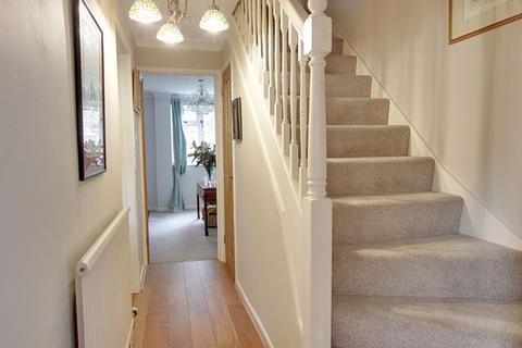8 Oak Tree Close, Trowbridge, BA14 9BD