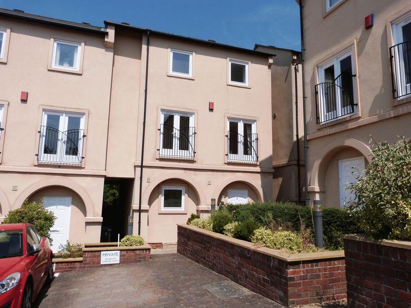 Grange Park Drive, Biddulph, ST8 7XU 3 bed terraced house £250,000