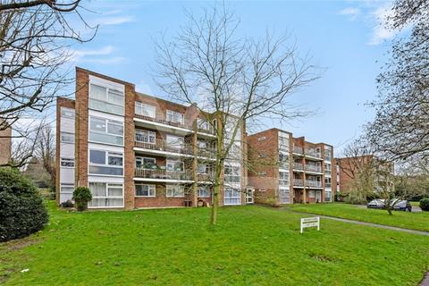 11, Seychelle Court, 24 Foxgrove Road, Beckenham, BR3 5XU