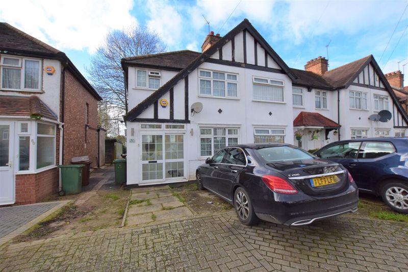 Belsize Road, Harrow Weald 3 bed semidetached house £539,950