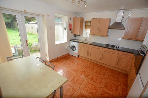 4 bedroom semi-detached house to rent, Brighton BN1