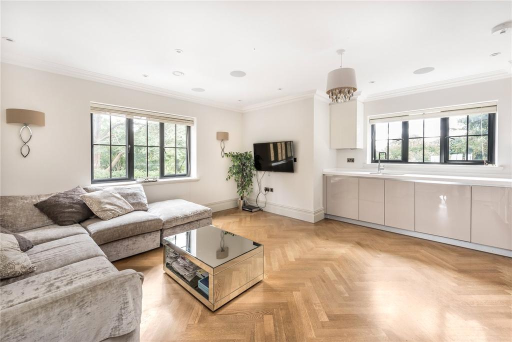Sitting Room/Kitchen