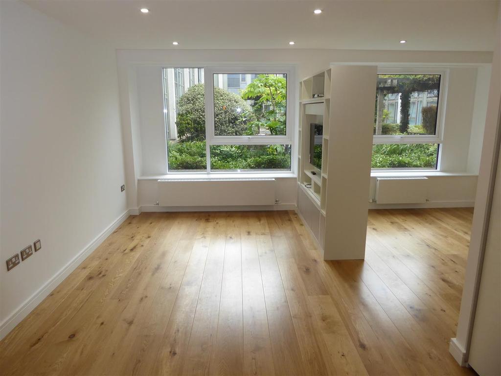 Central House, Lampton Road, Hounslow Studio £995 pcm (£230 pw)