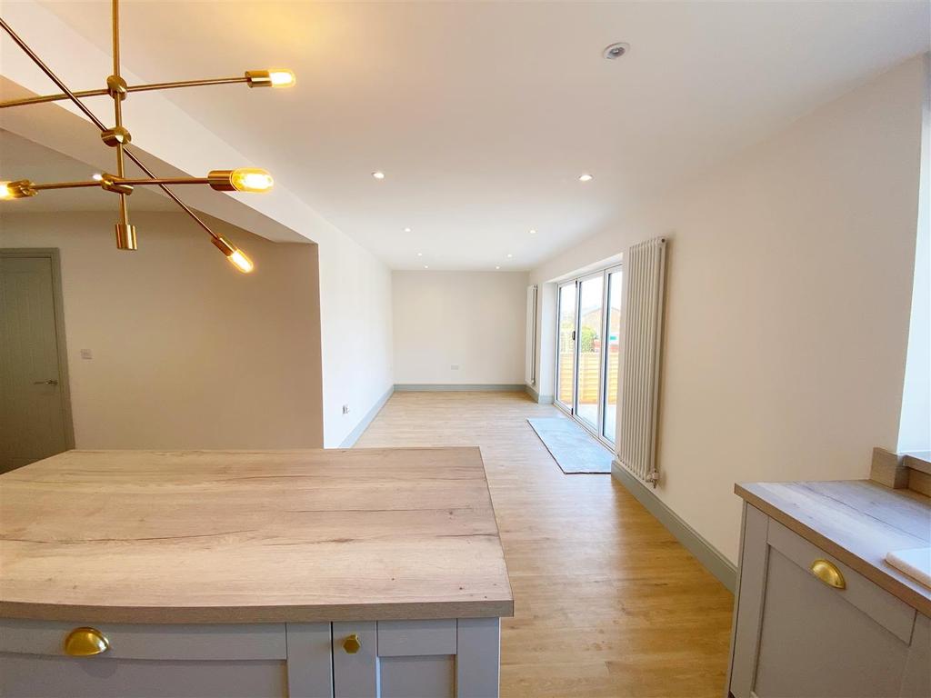 Kitchen8.jpg