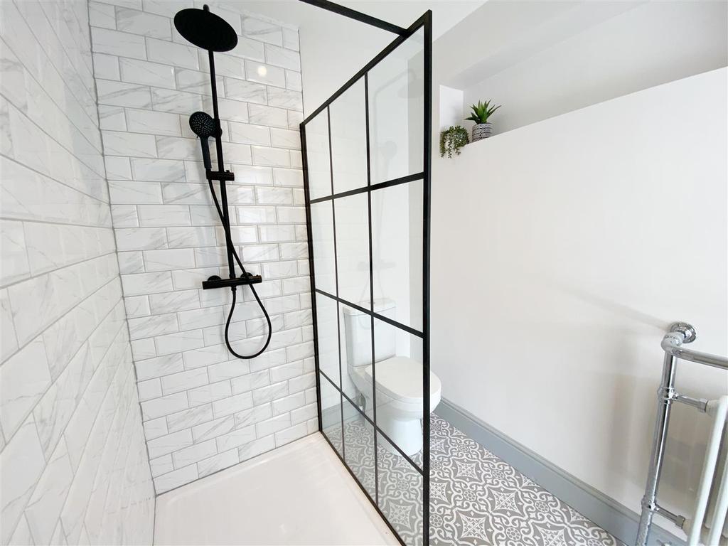 En Suite 2.jpg