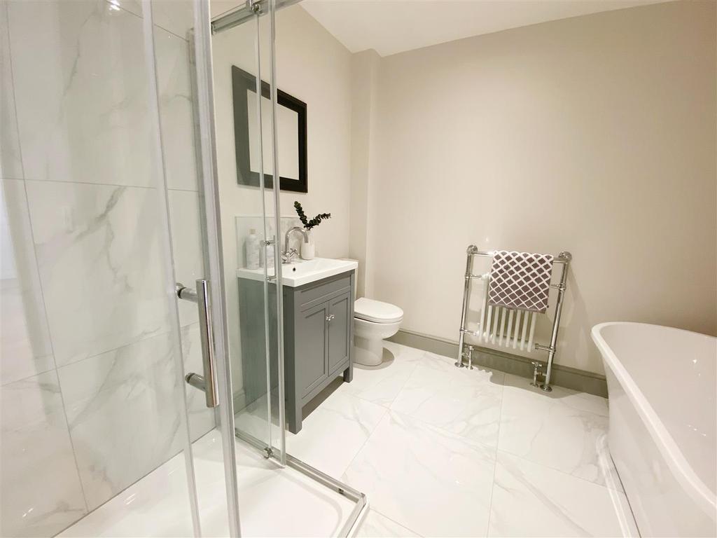 Bathroom1.jpg