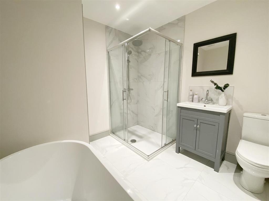 Bathroom2.jpg