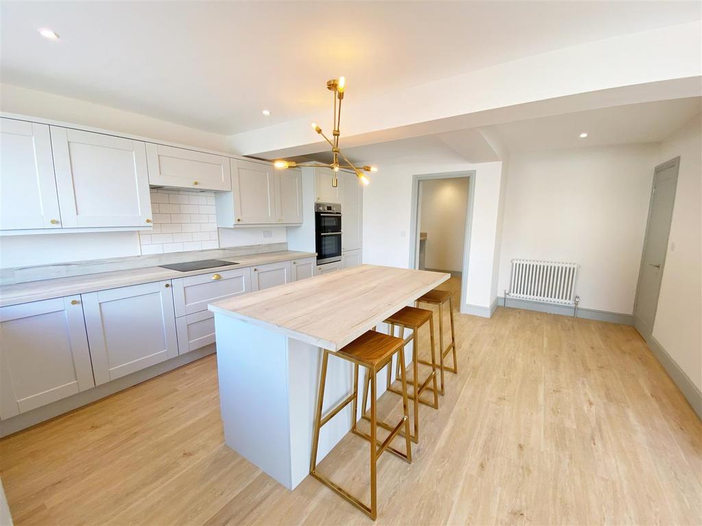 Kitchen7.jpg