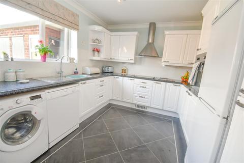 42 Mortimer Avenue, Anlaby, Hull, HU10 6UP