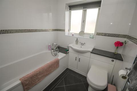 42 Mortimer Avenue, Anlaby, Hull, HU10 6UP