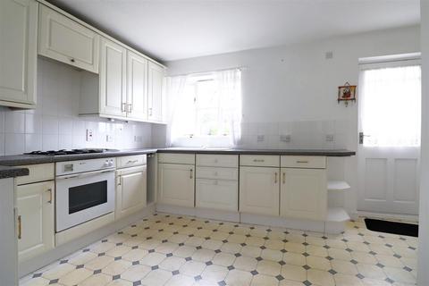 4 Meadow Close, Bexleyheath, DA6 7HB