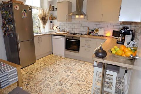 3 Beatrice Road, Barry, CF63 3QF