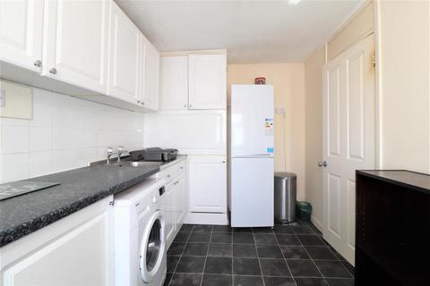 2 bedroom maisonette to rent, Camden House, Marlowes, Hemel Hempstead