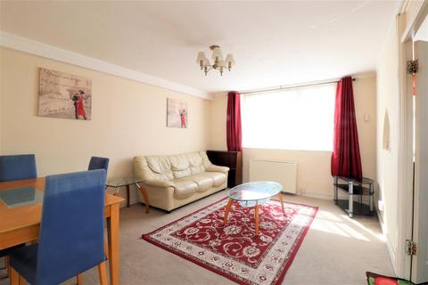 2 bedroom maisonette to rent, Camden House, Marlowes, Hemel Hempstead