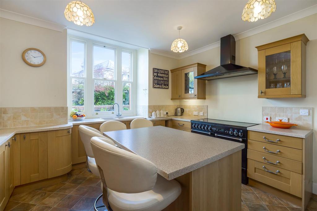 A 19 - The Gordons 3 Highweek Village - 210504.jpg