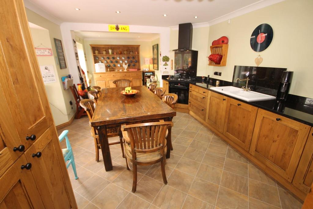 Kitchen dining family room