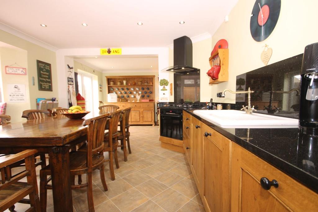 Kitchen dining family room