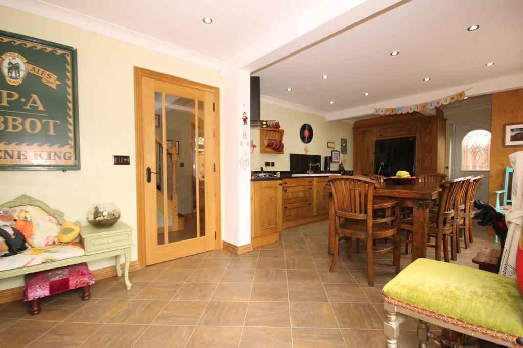 Kitchen dining family room