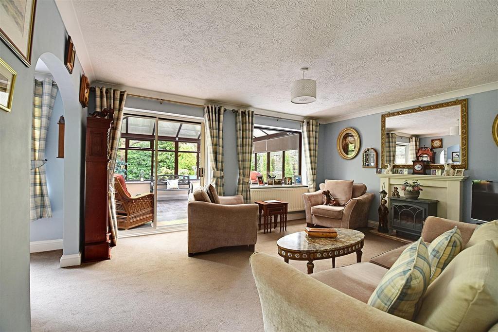 Robin Hill, Bexhill on Sea 4 bed detached house £499,950