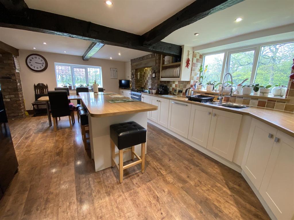 Dining kitchen