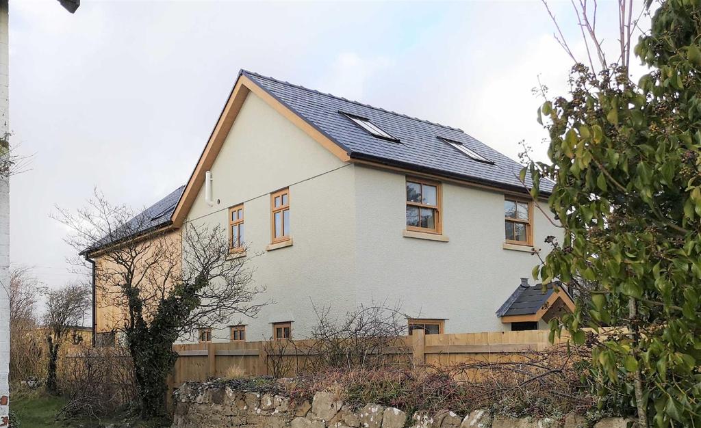 (Sound Of The Sea), Oxwich Green... 3 bed detached house £580,000