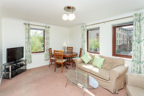 2 bedroom flat to rent, North Werber Place, Fettes, Edinburgh, EH4