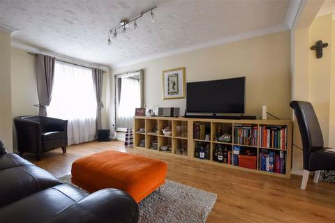 73 Butterfields, Wellingborough, NN8 2PZ