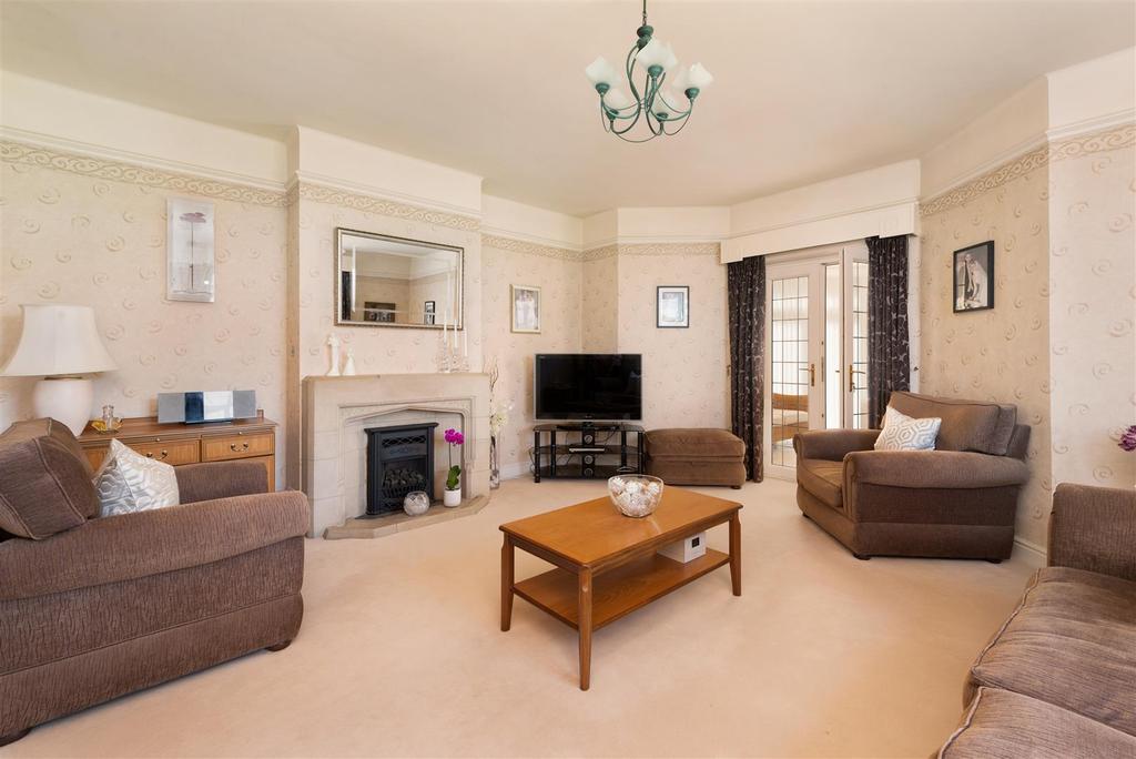 St Annes Road, Tankerton, Whitstable 5 bed detached house £1,425,000