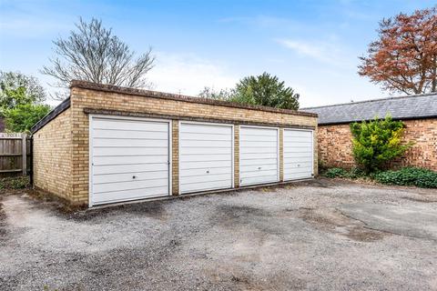 6 Barton Place, Guildford, GU4 7JT