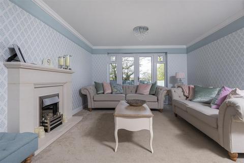 6 Bluebell Square, Wyke, Bradford, BD12 8AZ