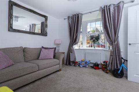 6 Bluebell Square, Wyke, Bradford, BD12 8AZ