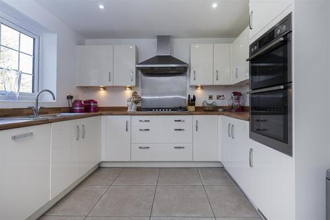 6 Bluebell Square, Wyke, Bradford, BD12 8AZ