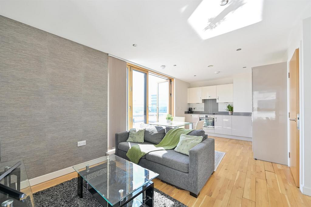 Apartment in Reading - View 3