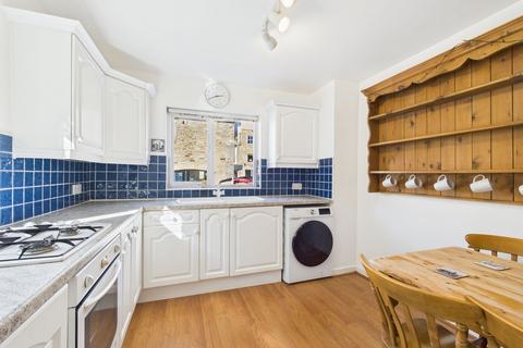 2 bedroom townhouse to rent, Albert Terrace, Skipton, BD23