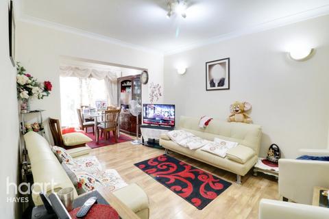 8 Douglas Crescent, Hayes, UB4 9BT